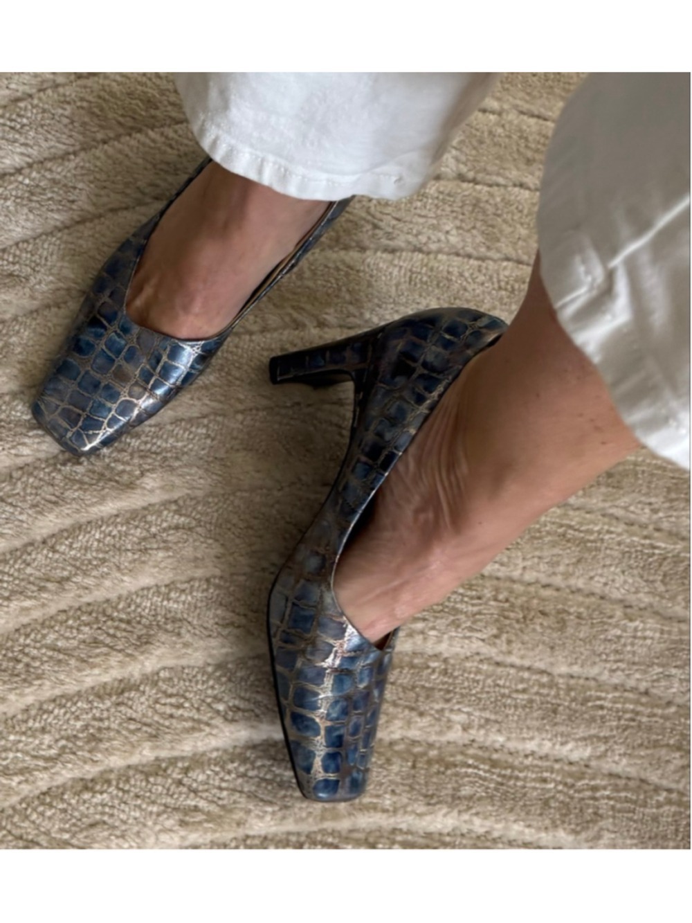 Bellini Blue Gold Croc Print Square Toe Heels Size 9. Angled toe box chunky heel